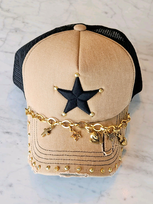 Madi *Limited edition "SHIPS" in January.