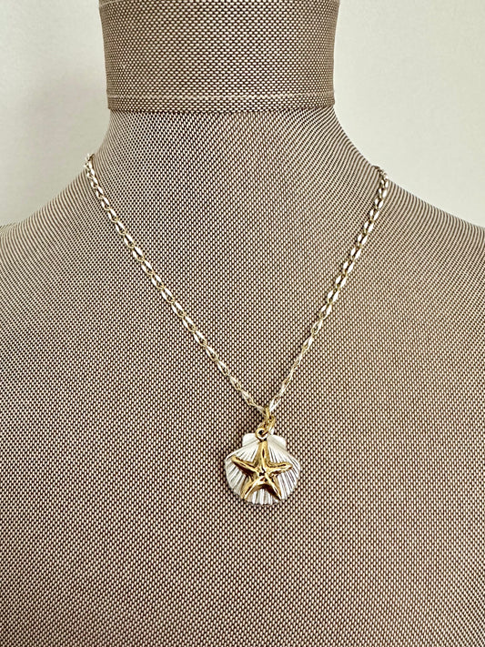 Seaside charm necklace